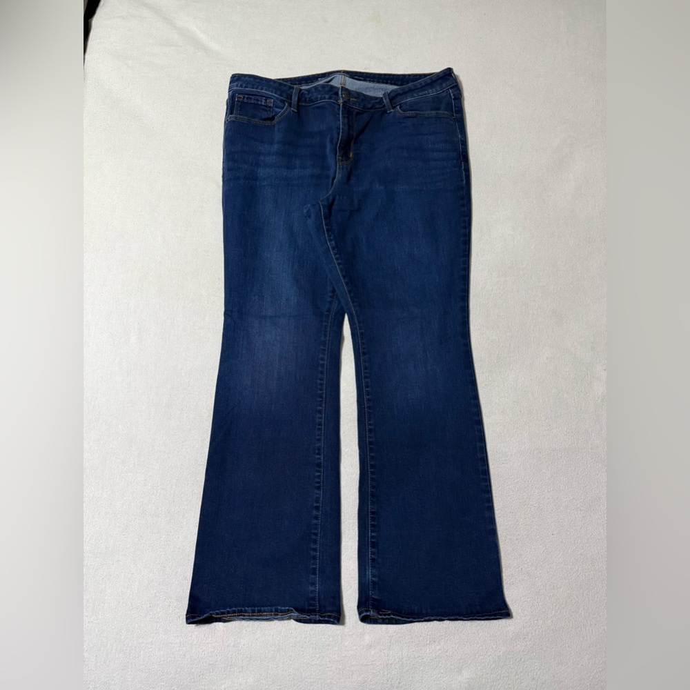 Old Navy Jeans Womens 16 Short Blue Dark Wash Kicker Bootcut Mid Rise‎ 35x28